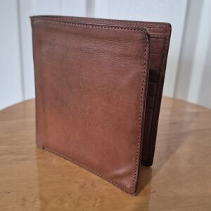 Dooney & Bourke Vintage Leather Bifold Minimalist Flap Wallet Cardholder Brown